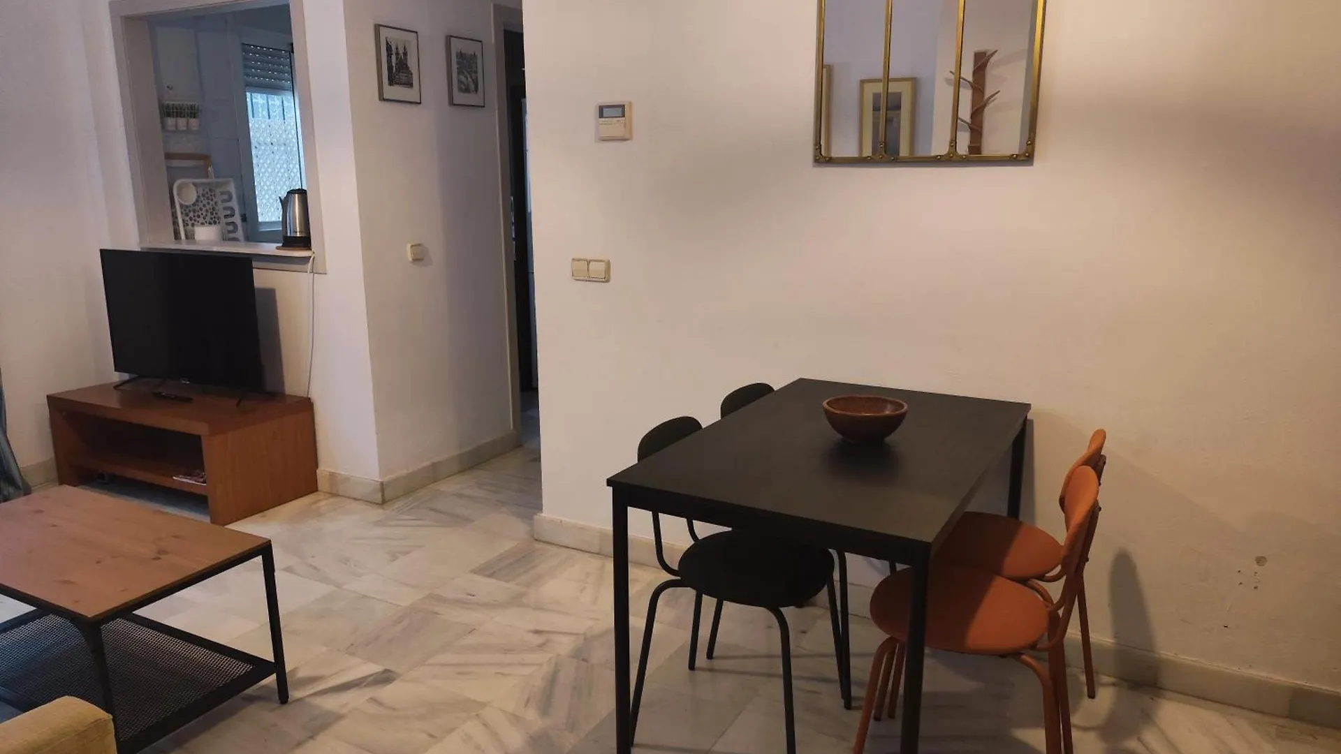 Apartamento San Luis. Plaza De Parking Gratis!!! Seville Spain