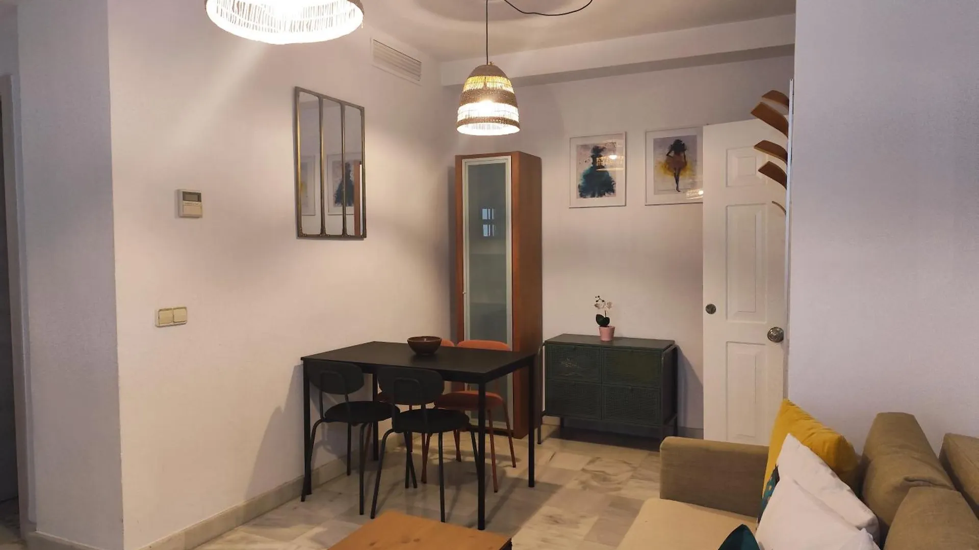 Apartamento San Luis. Plaza De Parking Gratis!!! Seville 0*,  Spain
