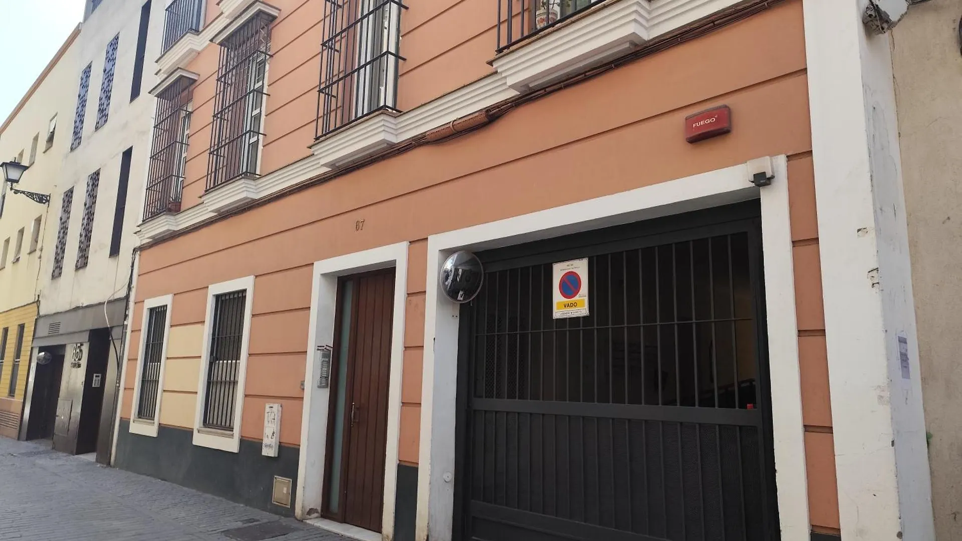 Apartamento San Luis. Plaza De Parking Gratis!!! Seville Apartment