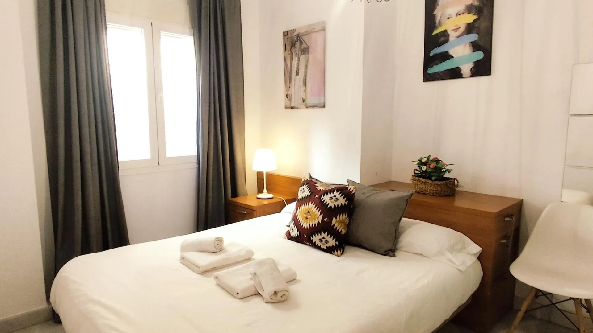 Apartamento San Luis. Plaza De Parking Gratis!!! Seville